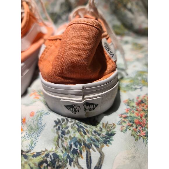 Size 8.5 Women 7.0 MENS- VANS Style 36 Decon SF Marshmallow